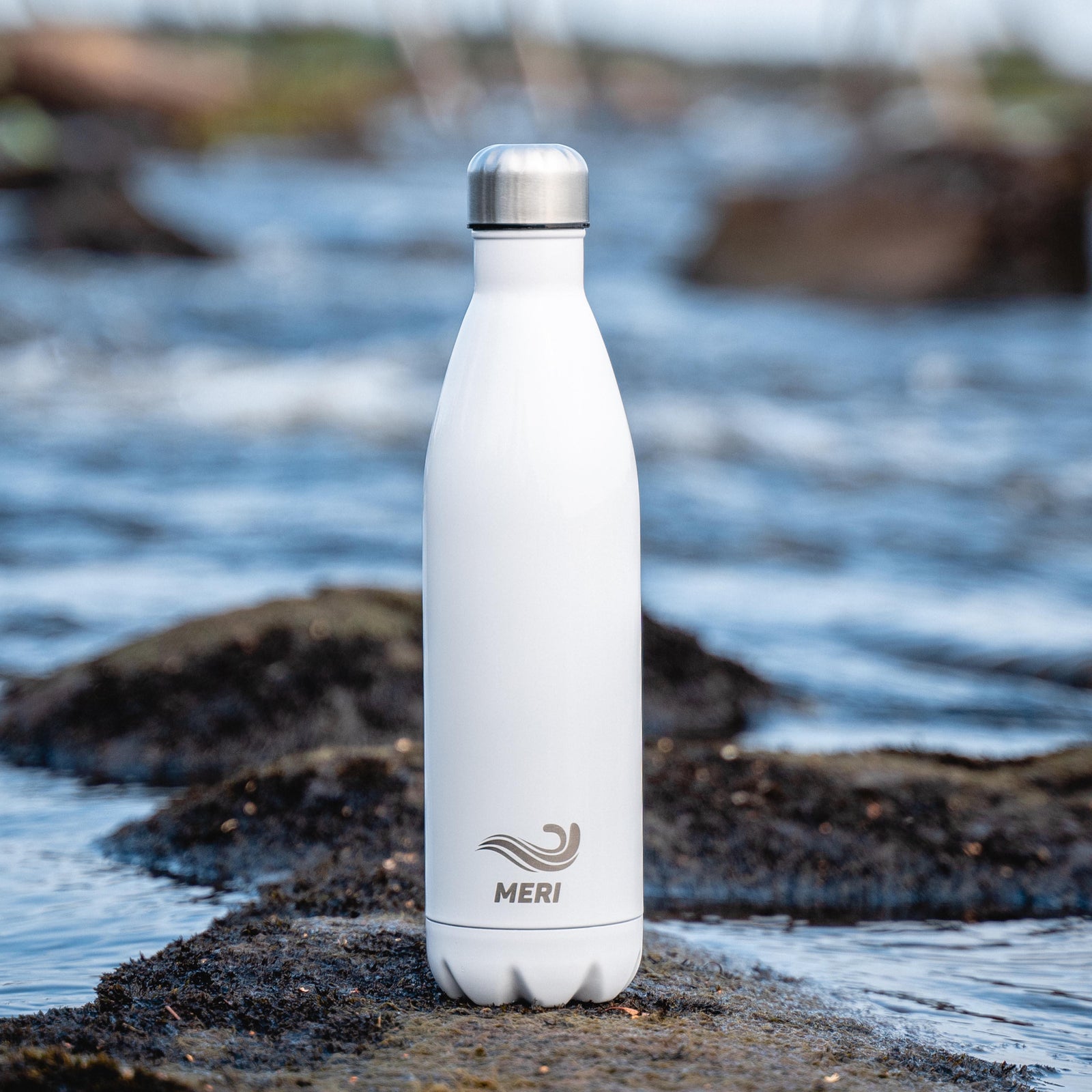 Meribottles 750ml metallinen juomapullo valkoinen